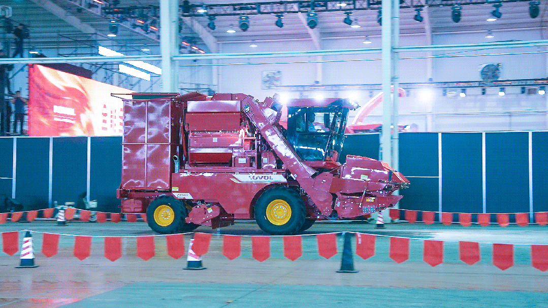 全能全域 智富王者 | 潍柴雷沃2026款玉米机上市暨节油减损指标发布会举行